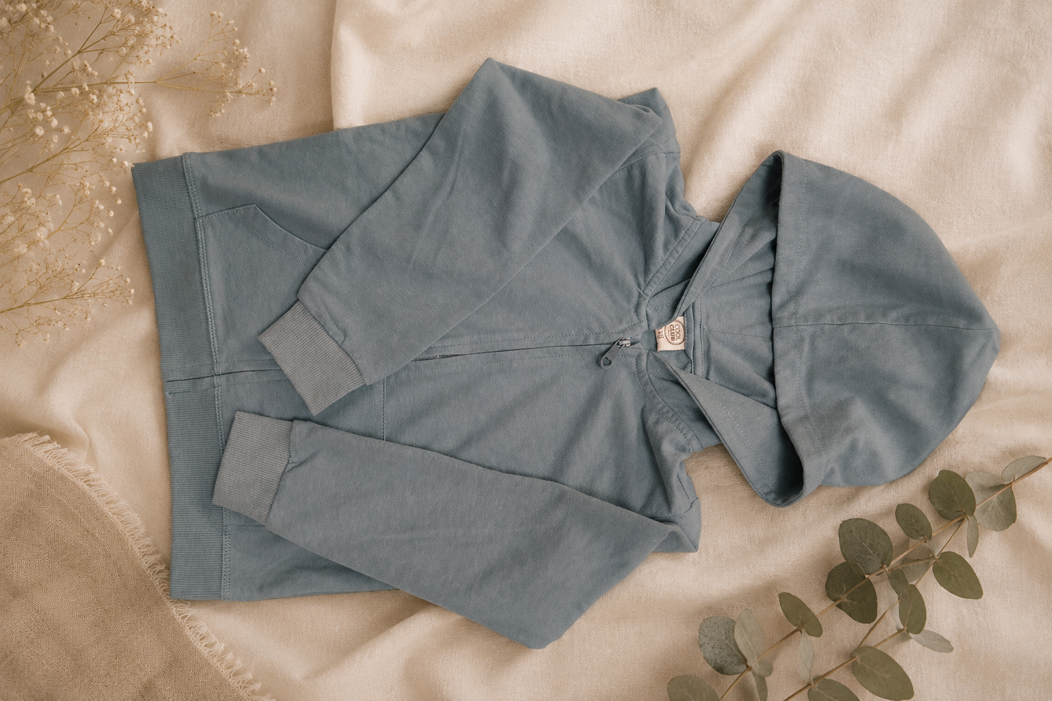Bluza z kapturem — niebieskoszara / zip przy dekolcie